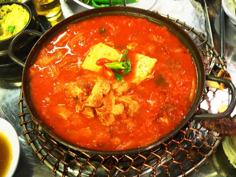 통돼지김치찌개 이미지