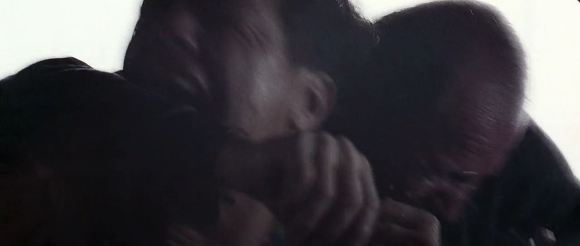 행복의 한가운데 폭풍과 맞서는 한 남자 | 인스티즈