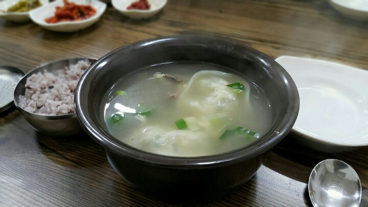 황소왕만두 이미지