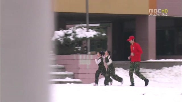 [지붕킥] 한옥집에 입대(?)한 해리와 신애 | 인스티즈
