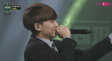 무대에서 성장드라마 남주같았던 김선재.gif | 인스티즈