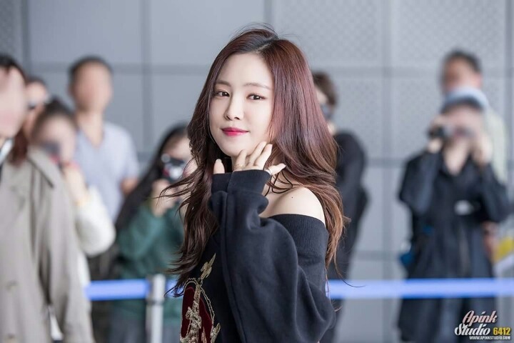손나은의 어깨라인.jpgif | 인스티즈