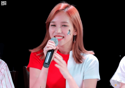 저한테 뽀뽀날리는 트와이스 미나 ㅎㅎㅎ | 인스티즈