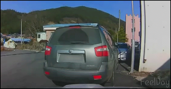 딸이 교통사고 당했는데 웃는 아빠.gif | 인스티즈