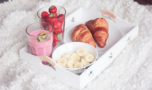 Croissant (크로와상) + Pain au Chocolat (뺑오쇼콜라) | 인스티즈