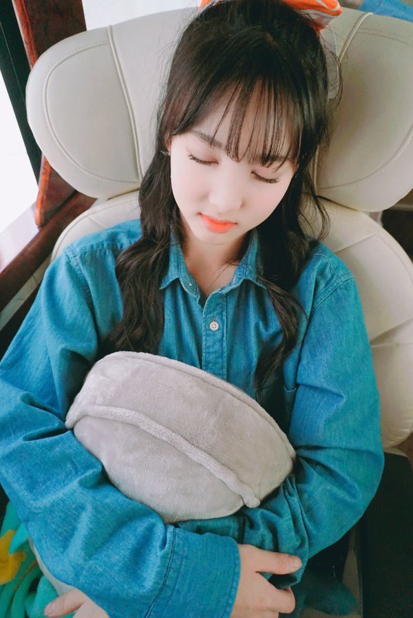 [트와이스] 서열9위 토끼언니 맏내 나연 짤들.jpg | 인스티즈