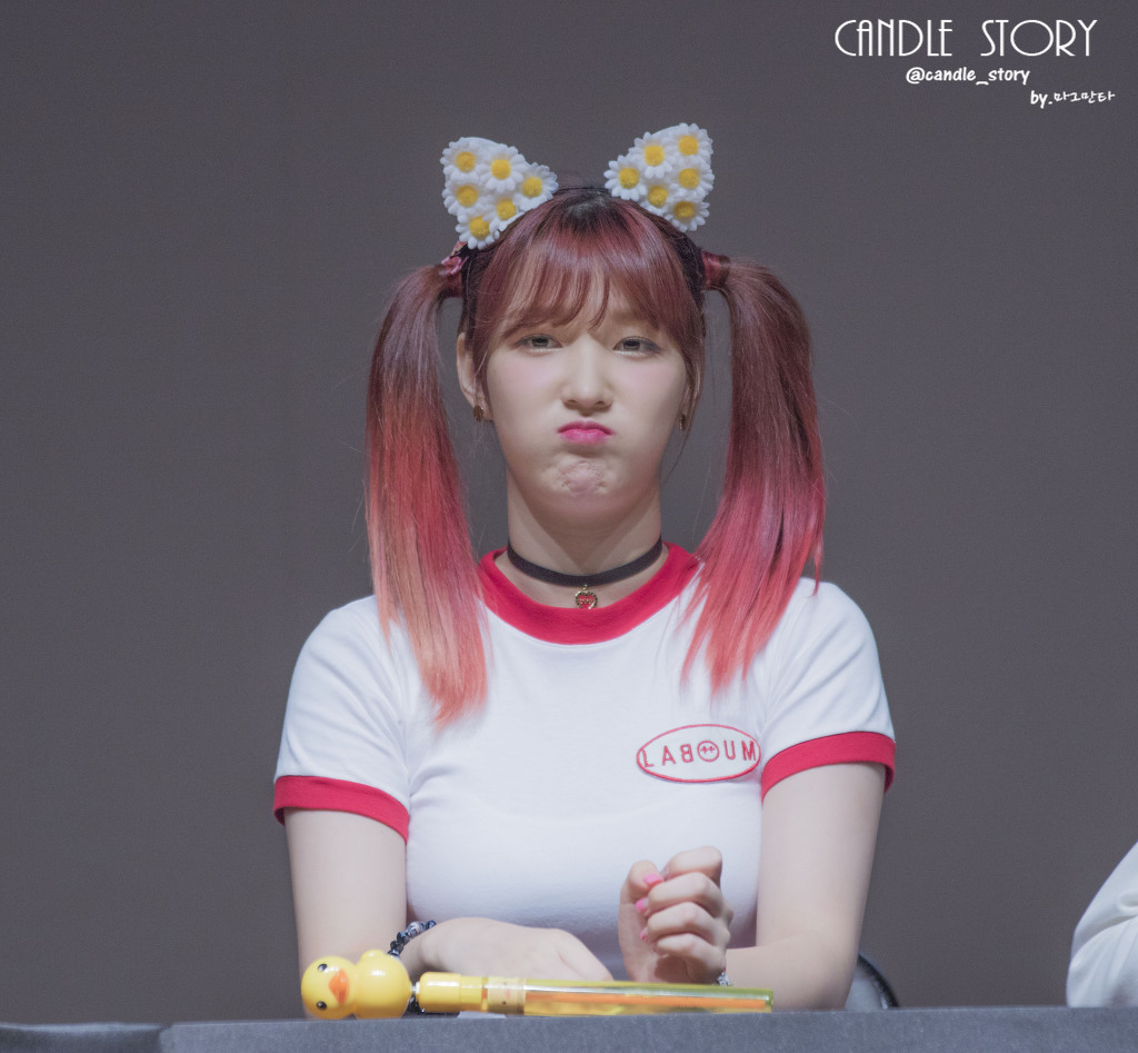 [데이터주의] 라붐에서 탱탱볼을 맡고 있는 율희.jpgif | 인스티즈