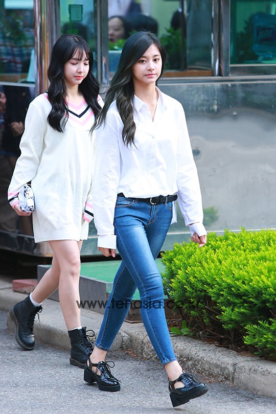 오늘자 쯔위 | 인스티즈