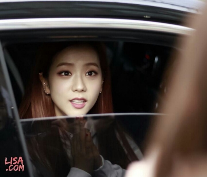 오늘자 블랙핑크 지수 퇴근길.gif + 직찍 | 인스티즈