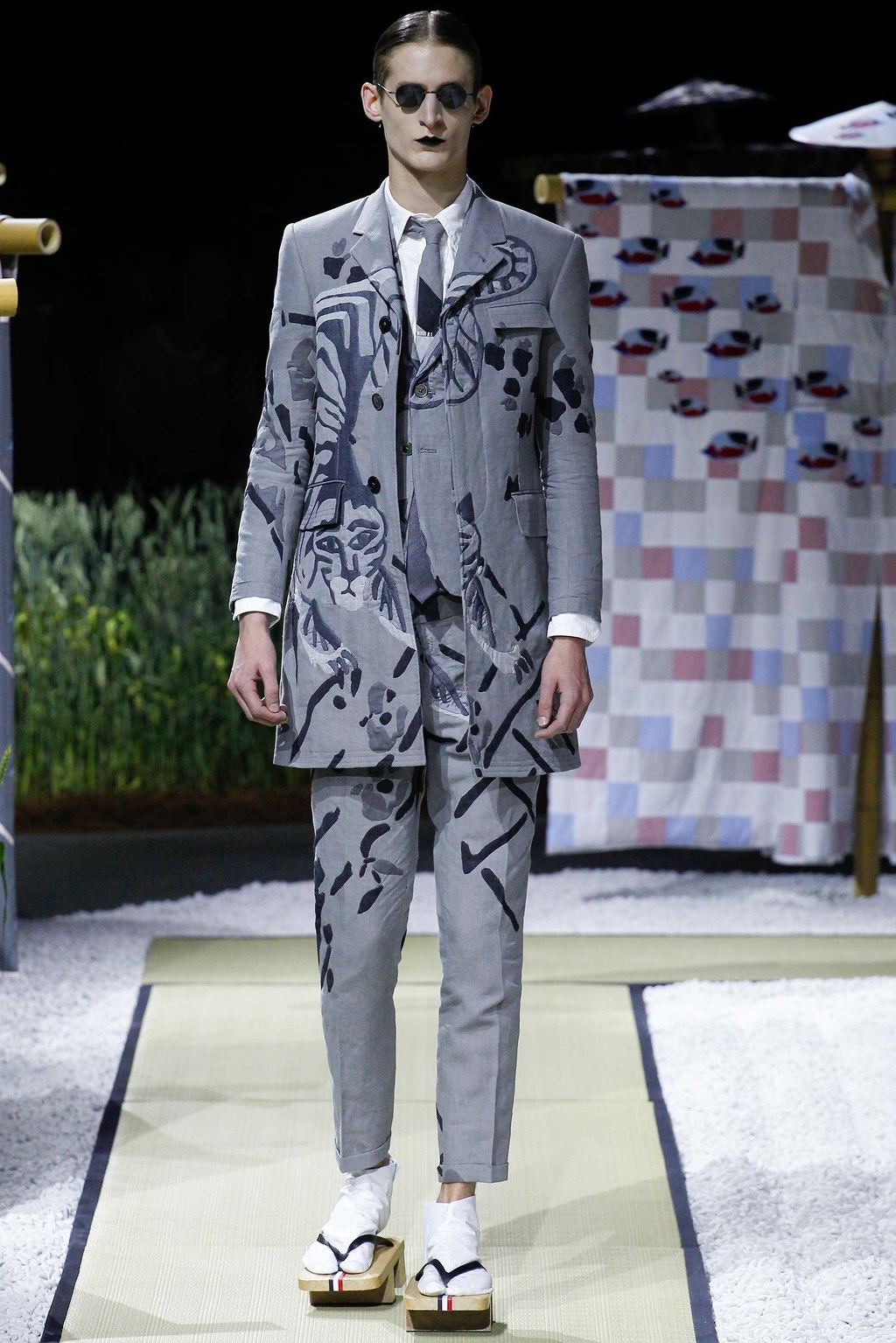 일본풍의 톰브라운 SS16 (데이터주의) | 인스티즈