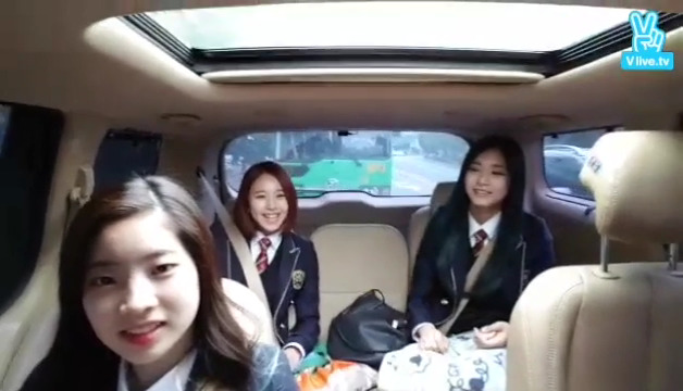 [TWICE] 흔한_급식단의_등교길. (광대 주의) | 인스티즈