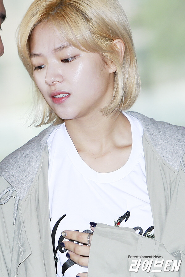 170509 대선투표하는 나연+지효, 정연 | 인스티즈