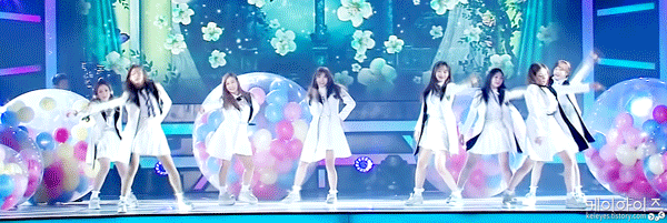 ize에서 뽑은 2015년 최고의 의상으로 선정되었던 러블리즈 의상 | 인스티즈