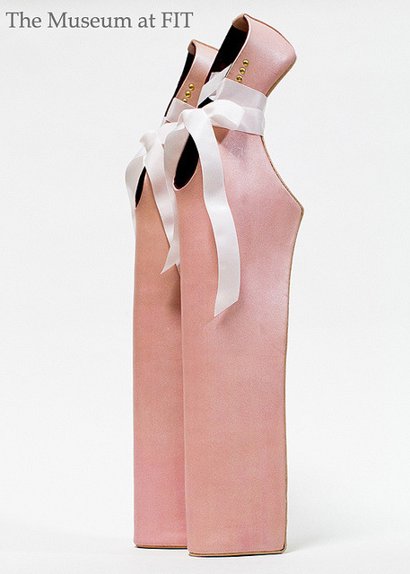 굽없는 킬힐 디자이너 노리타카 타테하나의 킬힐들 | 인스티즈