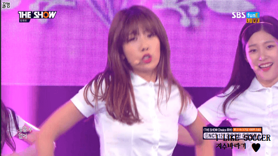 [다이아] 160712 더쇼 그길에서 gif | 인스티즈