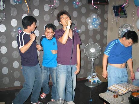 룸 잡고 노래부르는 연예인들 | 인스티즈