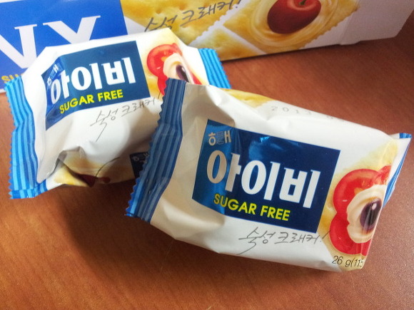 비슷해도 미묘한 맛차이로 팬덤이 크게 나눠지는 과자둘 | 인스티즈
