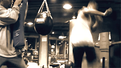 어마어마한 발차기의 위력.gif | 인스티즈