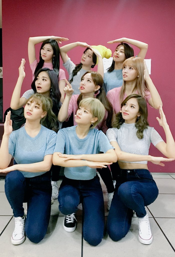 주말 상암 DMC & 부산 ASF 뛴 트와이스(50장 주의) | 인스티즈