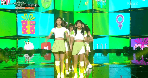 뮤뱅서 마지막 인사하는 아이오아이.gif | 인스티즈