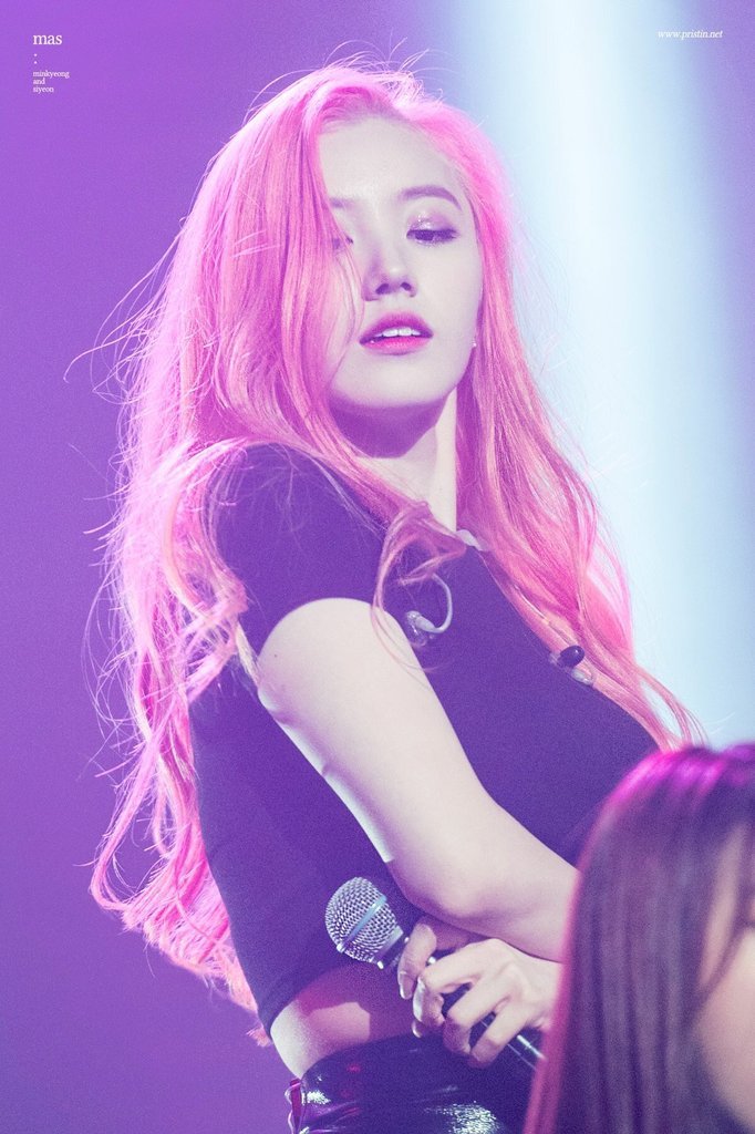 핑크핑크한 프리스틴 시연 | 인스티즈