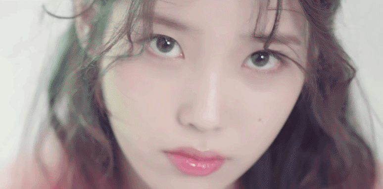 아이유 뽀뽀.gif | 인스티즈