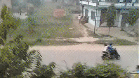 오토바이와 코란도.gif | 인스티즈