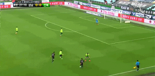 오늘자 황의조 골을 보고 떠오른 골.gif | 인스티즈