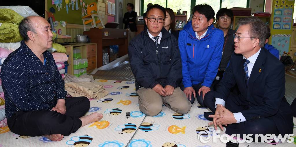 강원도 산불 찾은 문재인후보.jpg | 인스티즈