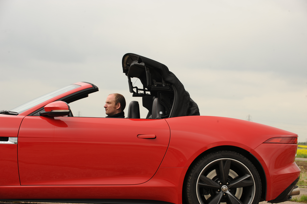 포르쉐 911 카레라 vs 재규어 F-Type | 인스티즈