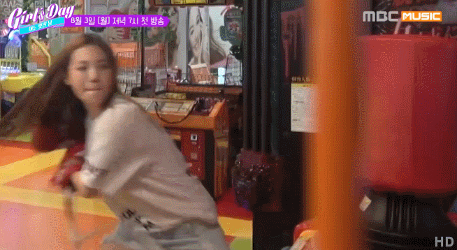 유라의 핵펀치.gif | 인스티즈