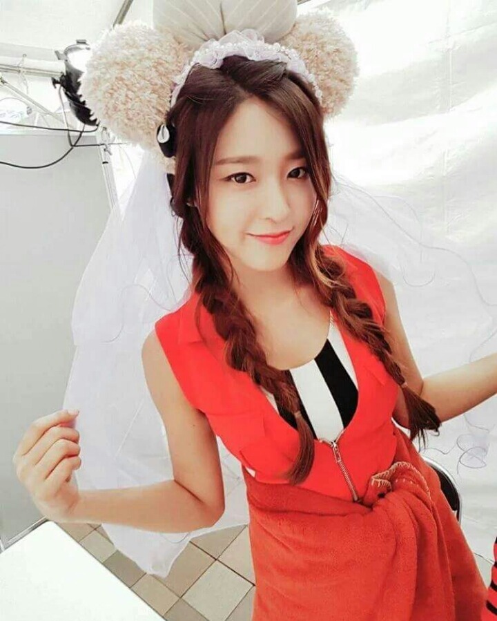 오늘자 설현이 떠려니 | 인스티즈