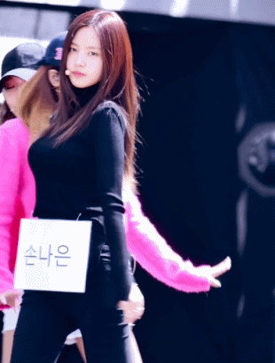 손나은은 역시 블랙 | 인스티즈