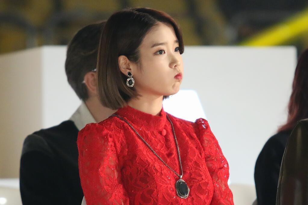 아이유 앞머리 유무.jpgif | 인스티즈