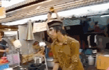 중력을 무시하는 바리스타.gif | 인스티즈