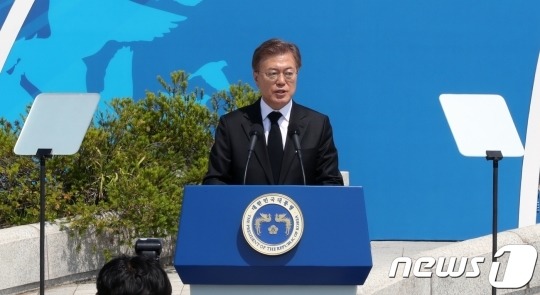 문재인 대통령이 5.18 기념식때 연설문 없이 할수 있었던 비밀 | 인스티즈