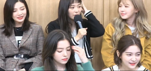 얼떨결에 아버지와 전화연결된 레드벨벳 슬기 반응 gif (컬투쇼) | 인스티즈