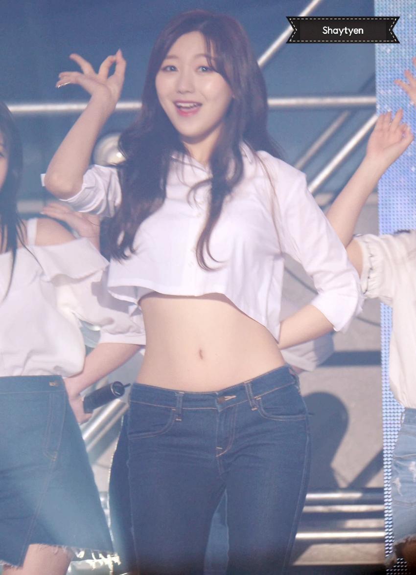 기존 이미지랑 큰 차이를 보인 오늘자 러블리즈 수정이.jpg | 인스티즈