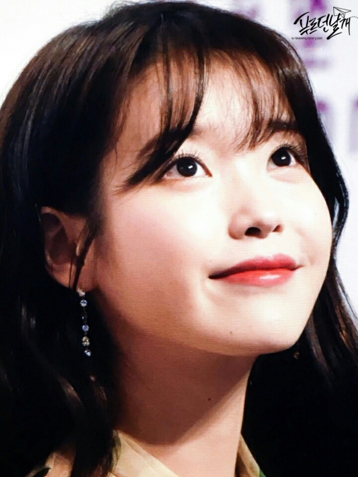 오늘자 홍콩 아이유.jpg | 인스티즈
