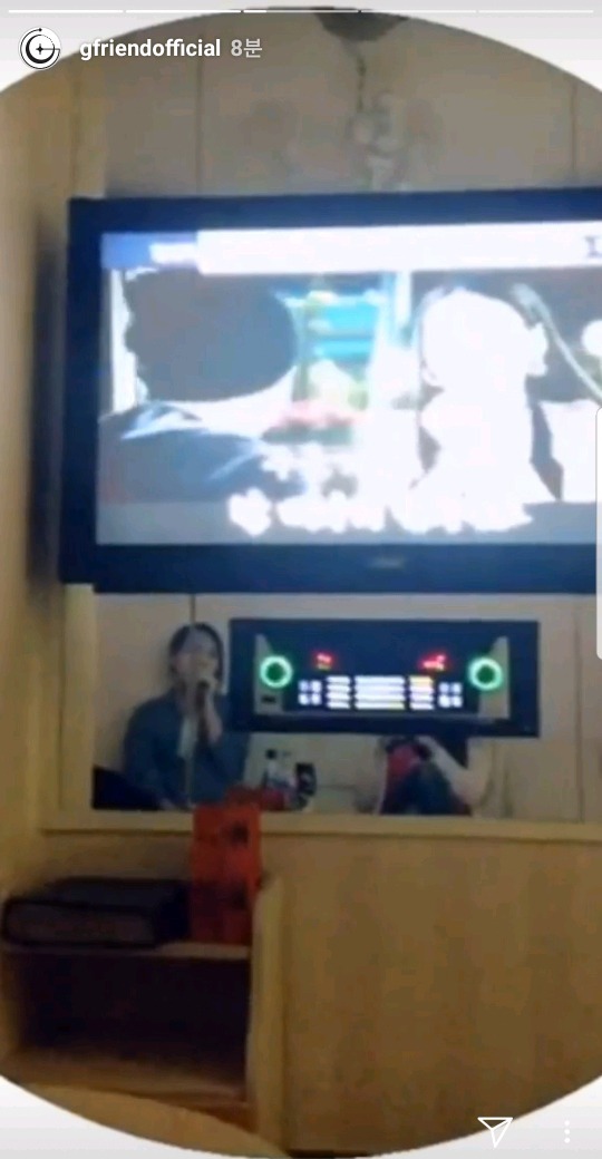 스웨덴전까지 약 3시간 남아서 여자친구 엄지.jpg.gif.미모 ㅓㅜㅏ | 인스티즈