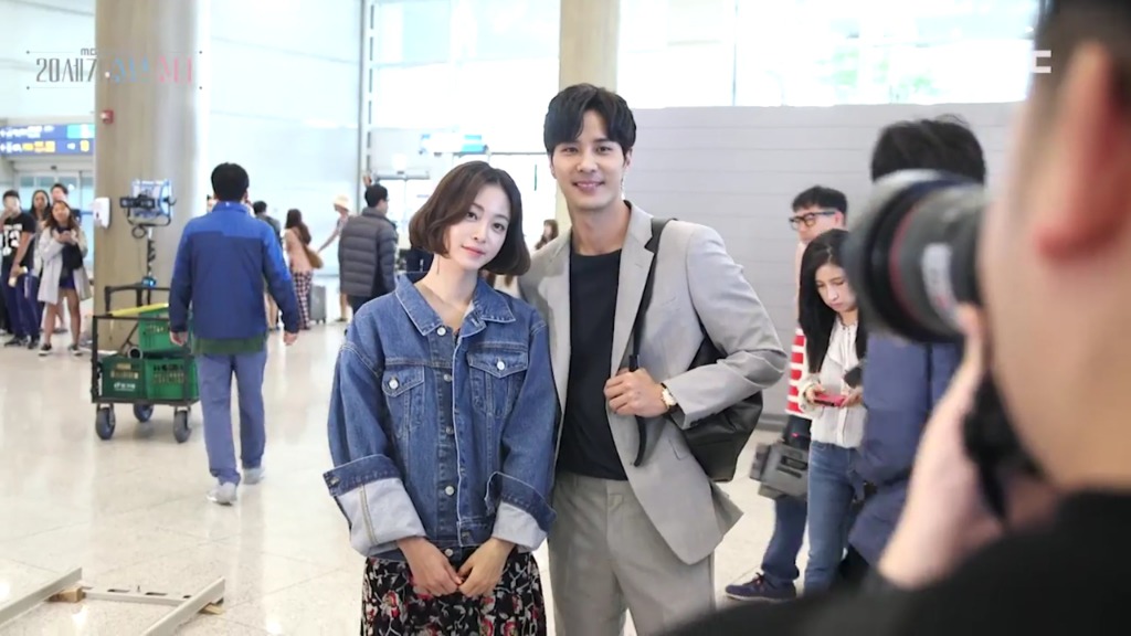  감독님의 여성 캐릭터에 대한 디테일이 느껴지는 디렉팅 장면.jpgif | 인스티즈