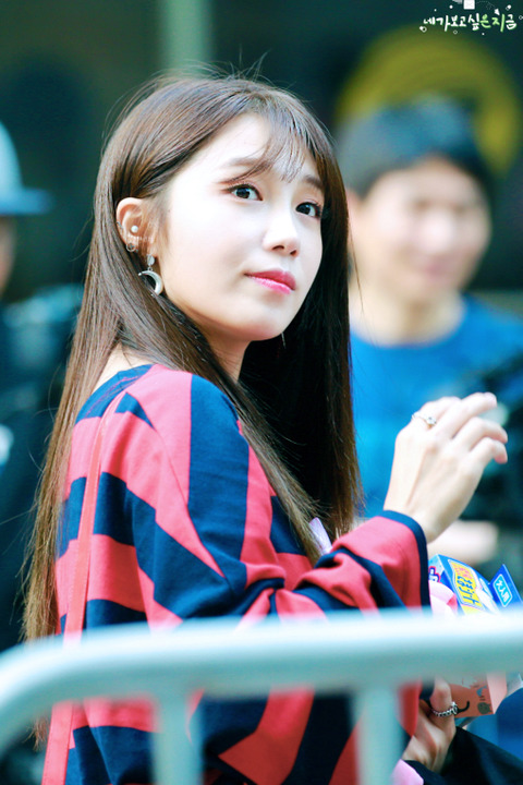[에이핑크] 평소 아침보다는 조금 덜 추운 것 같아서 정은지 | 인스티즈