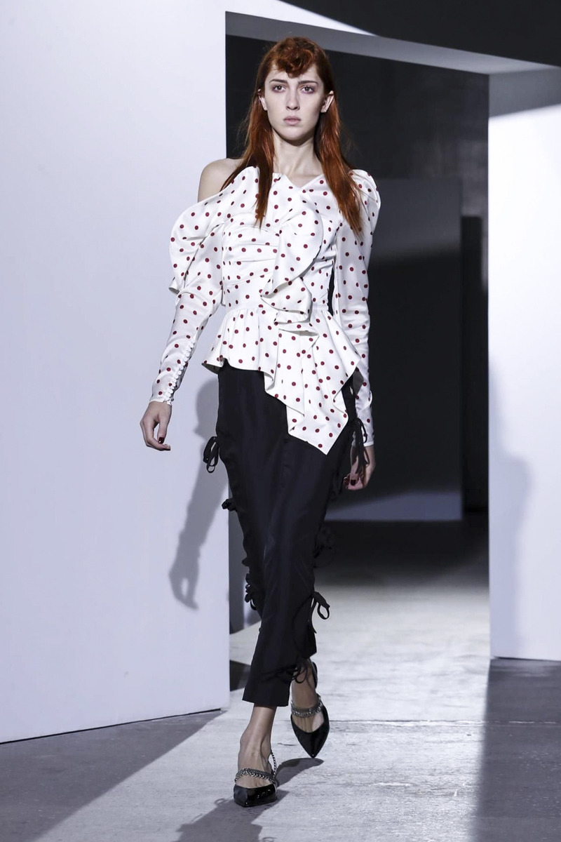 Self Portrait 2018 S/S 컬렉션 | 인스티즈