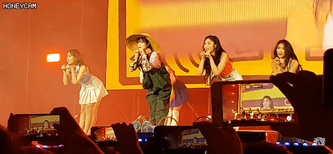어부복(?) 입고 무대하는 러블리즈 유지애 | 인스티즈