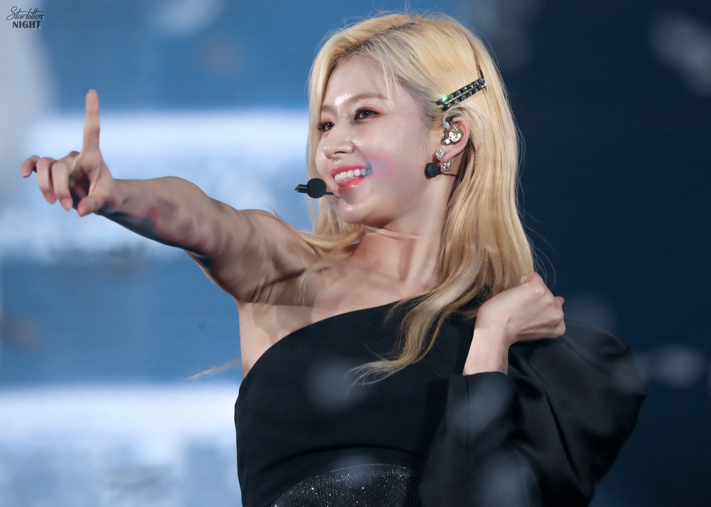 오늘이 생일인 트와이스 사나.jpgif (335장) | 인스티즈