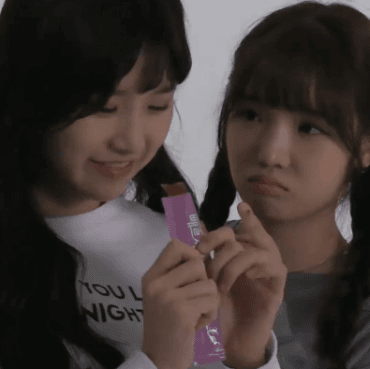 젤리를 건 언니와 여동생의 사투.GIF | 인스티즈