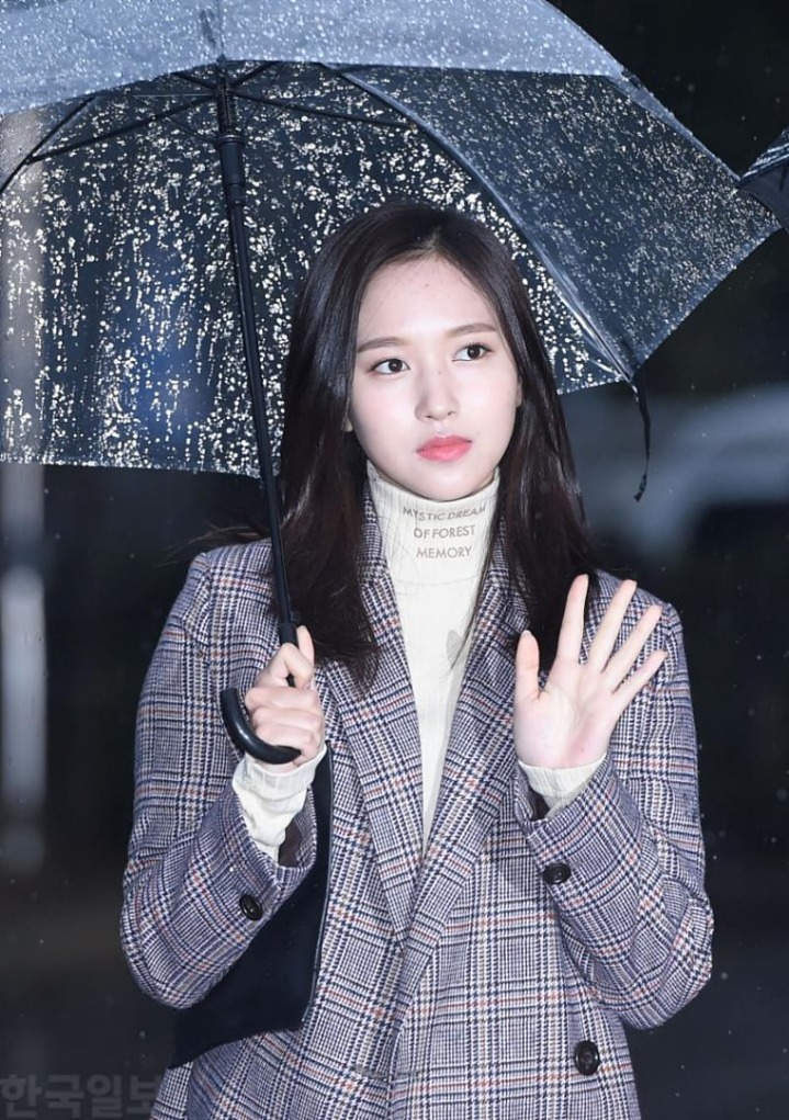 오늘자 뮤직뱅크에서 MOM 예고하는 트와이스 미나 ㄷㄷㄷ ㄷ | 인스티즈