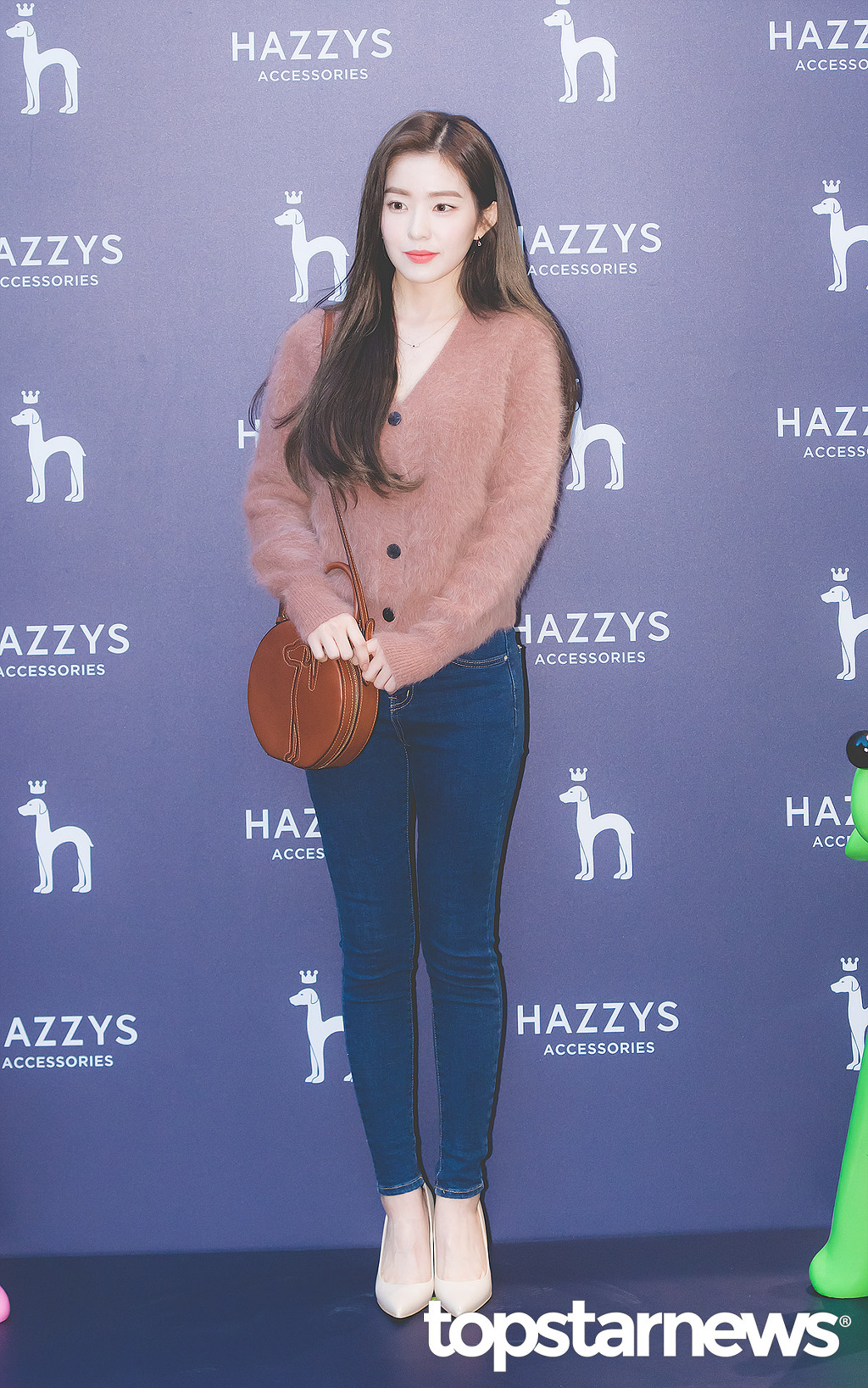 오늘자 헤지스 플래그쉽스토어 행사 레드벨벳 아이린.jpgif | 인스티즈