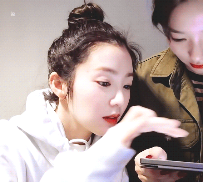 게임하다 깜놀하는 아이린 ㅋㅋㅋㅋㅋ.gif | 인스티즈
