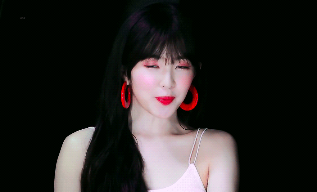 레드벨벳 신곡 뮤비속 아이린.gif | 인스티즈